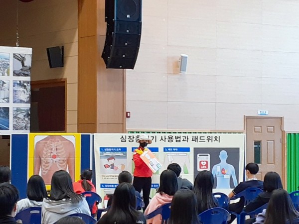 thumb-237920812_xKYdQZI0_c126b03d25d5f85ad3e89405fbd3939ef3747d80_600x450