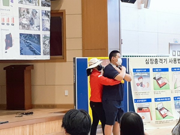 thumb-237920812_HzrntRbw_caca5d376f822d38c825ffa309f2ab214bf21350_600x450