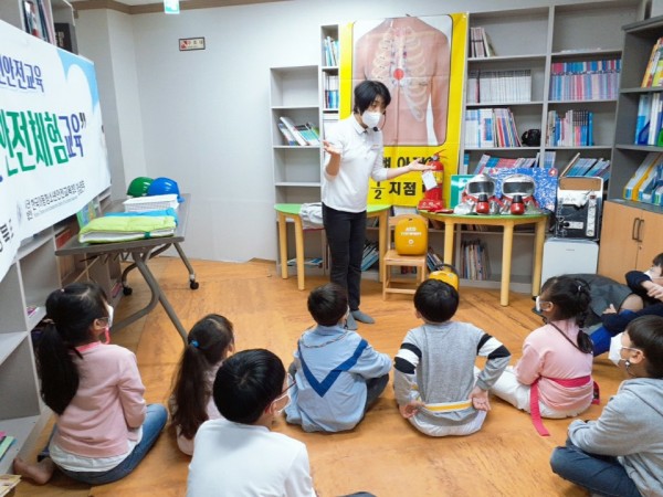 thumb-237920812_8ZnHMX1T_5de956fb34ad6f09f58da5353da21a58e5d8cb54_600x450