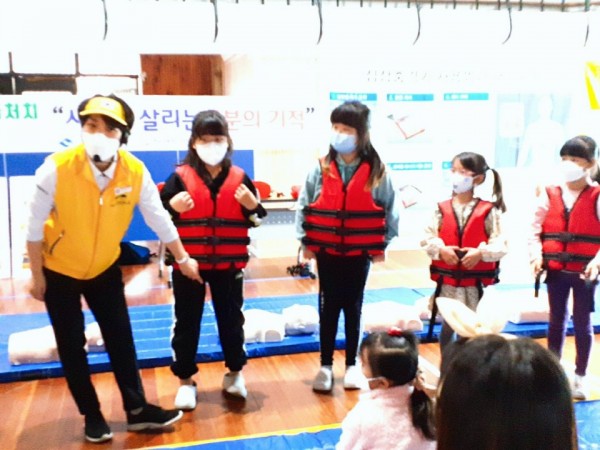 thumb-237920812_CtBJFTu7_8aad071089f629f0f4d82f3d3b526838e889d0df_600x450